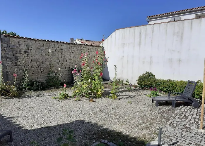 Holiday home Maison De La Douce